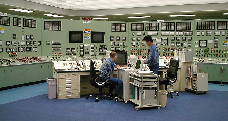 3 Fukushima_1_Power_Plant_control_room Fukushima Daiichi control room